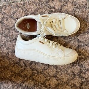 Dr. Scholl’s Time Off Comfort Sneakers